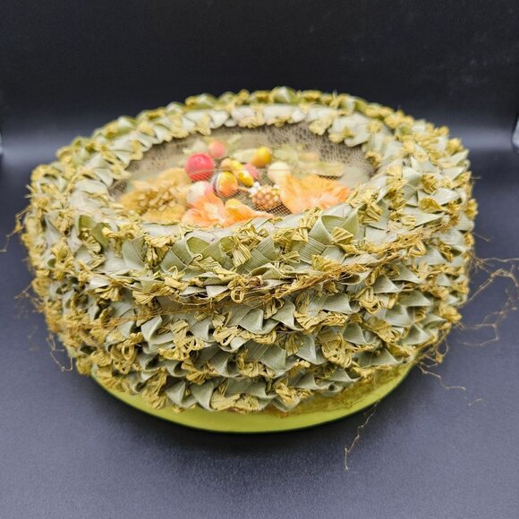 Vintage 1950s Pogues Cincinnati Floral Trim Pill Hat With Netting & Faux Fruit A - Picture 2 of 5